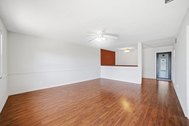 2895 Via Del Lago, Lake Worth, FL 33461