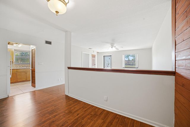 2895 Via Del Lago, Lake Worth, FL 33461