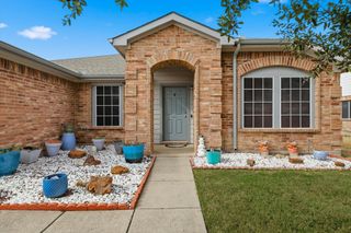 205 Broken Arrow, Krum, TX 76249