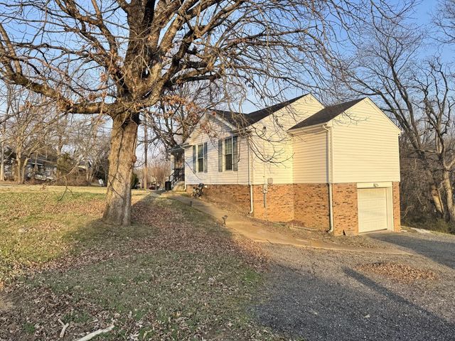 618 Debbie Dr, Hermitage, TN 37076