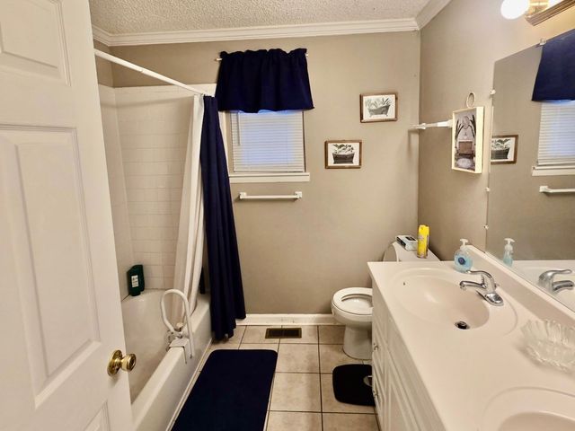 618 Debbie Dr, Hermitage, TN 37076