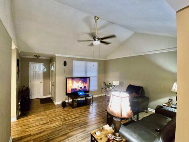 618 Debbie Dr, Hermitage, TN 37076