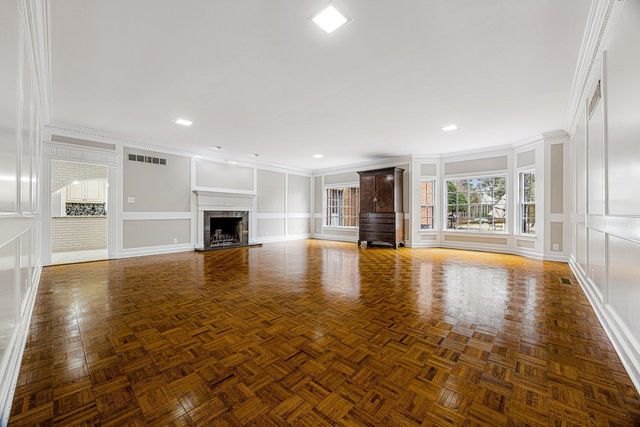 1330 PEBBLE CREEK LN, Memphis, TN 38120