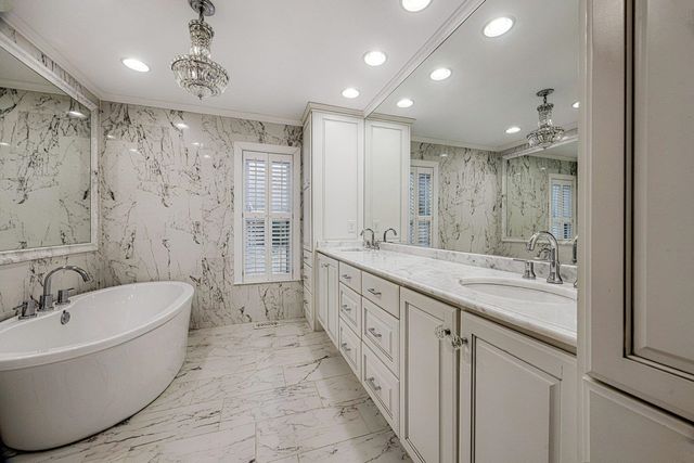 1330 PEBBLE CREEK LN, Memphis, TN 38120