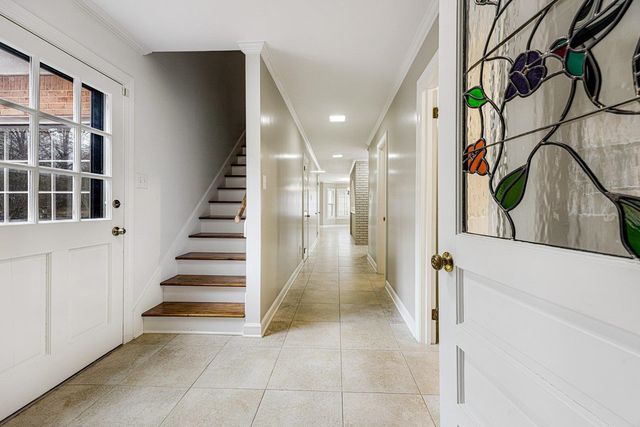 1330 PEBBLE CREEK LN, Memphis, TN 38120