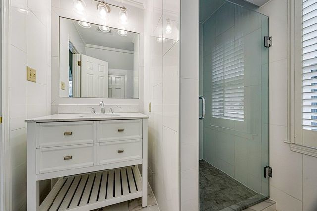 1330 PEBBLE CREEK LN, Memphis, TN 38120