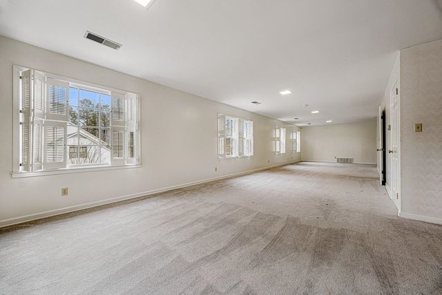 1330 PEBBLE CREEK LN, Memphis, TN 38120