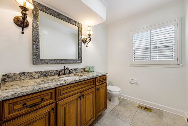 1330 PEBBLE CREEK LN, Memphis, TN 38120