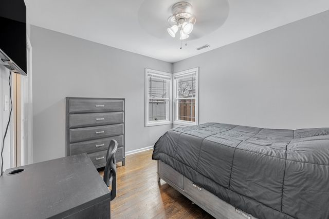 8036 Newland Avenue, Burbank, IL 60459