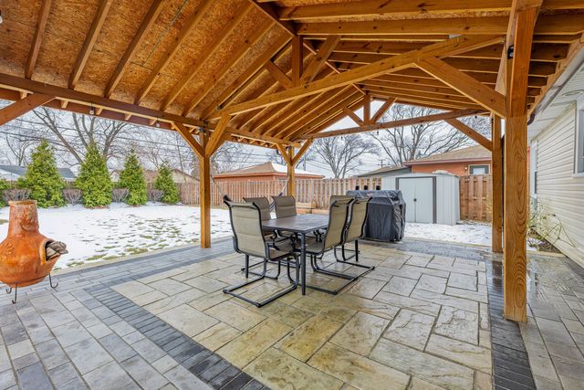 8036 Newland Avenue, Burbank, IL 60459