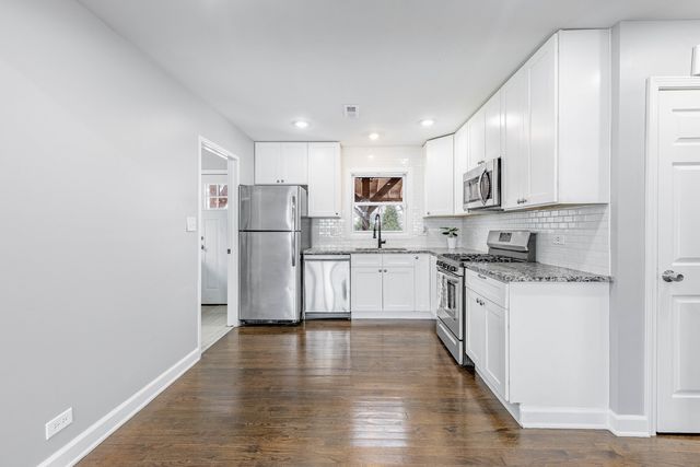 8036 Newland Avenue, Burbank, IL 60459