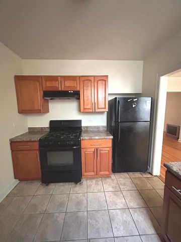 221 E 78th Street 2, Chicago, IL 60619