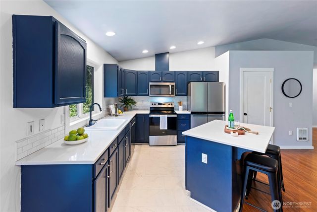 2809 Rainhaven Drive NW, Seabeck, WA 98380