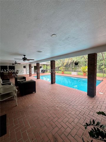 8800 SW 151st St 0, Palmetto Bay, FL 33176