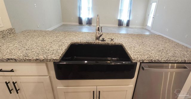 7071 Flintwood St, Navarre, FL 32566