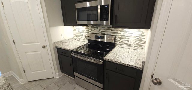 7071 Flintwood St, Navarre, FL 32566
