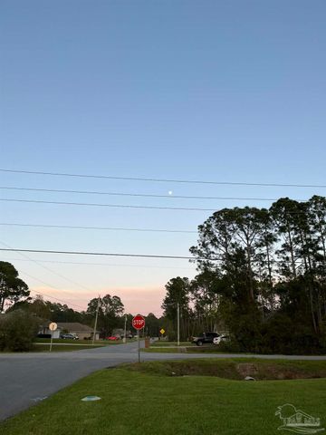 7071 Flintwood St, Navarre, FL 32566