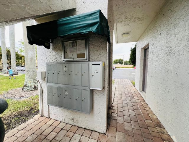 2050 NW 89th Avenue 108, Pembroke Pines, FL 33028
