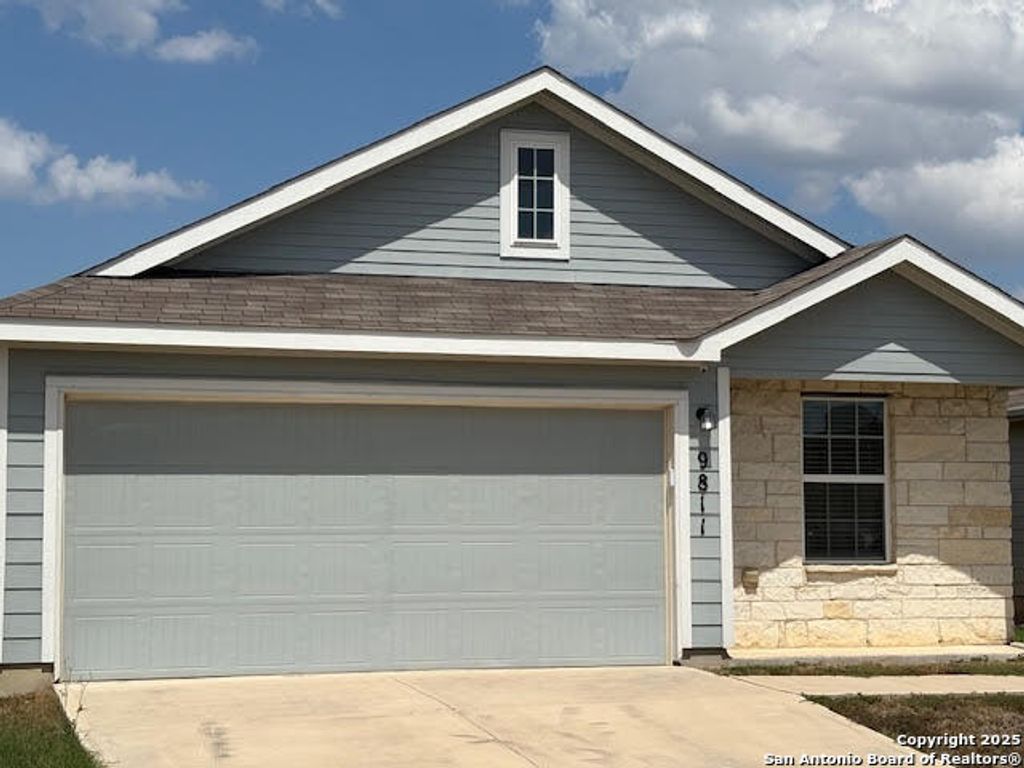 9811 Marbach Hl, San Antonio, TX 78245