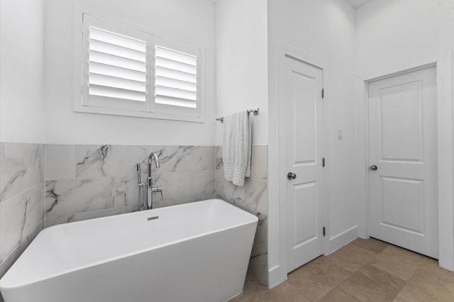 5827 Dolores Street, Houston, TX 77057