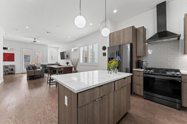 5827 Dolores Street, Houston, TX 77057