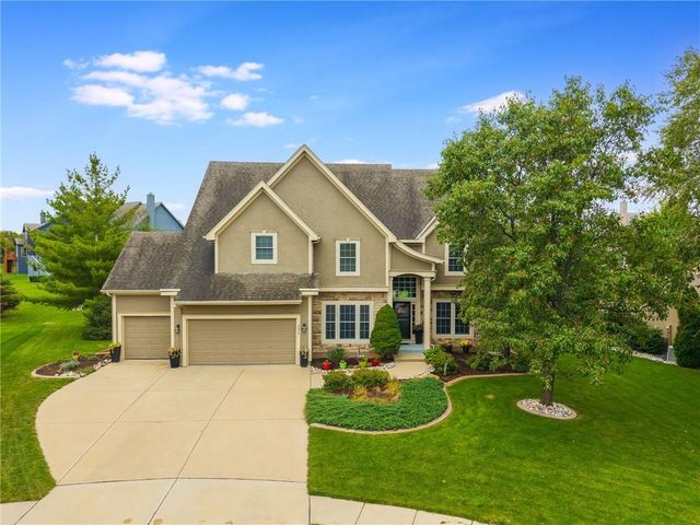 9623 N Crescent Court, Kansas City, MO 64157
