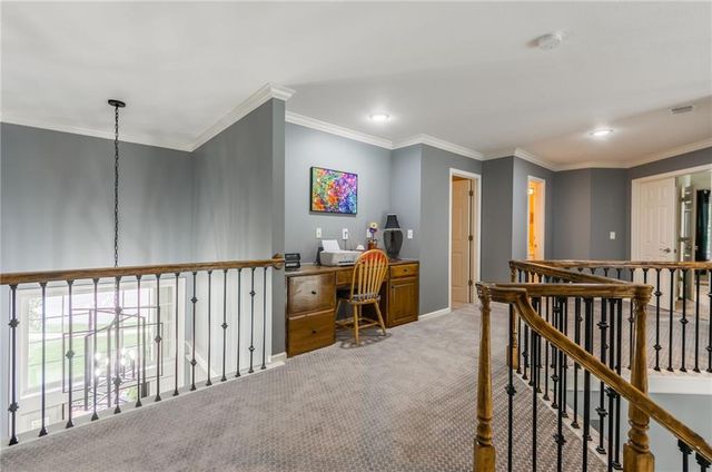 9623 N Crescent Court, Kansas City, MO 64157