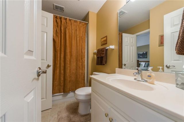 9623 N Crescent Court, Kansas City, MO 64157