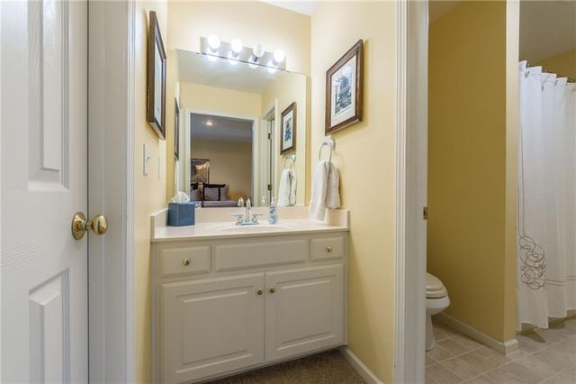 9623 N Crescent Court, Kansas City, MO 64157