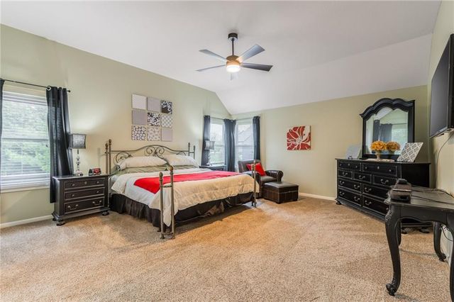 9623 N Crescent Court, Kansas City, MO 64157