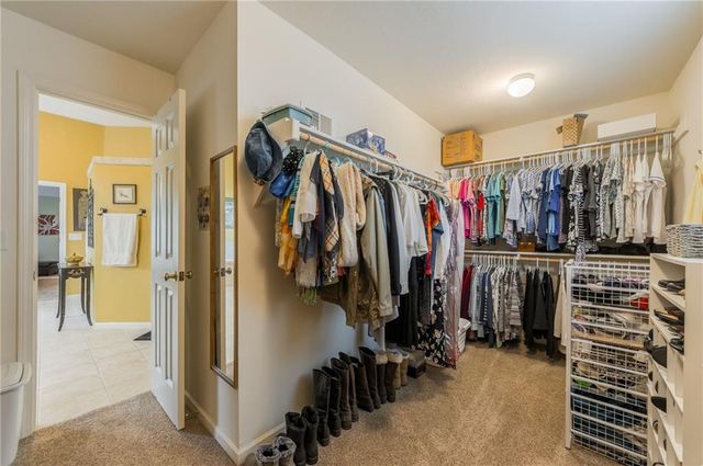 9623 N Crescent Court, Kansas City, MO 64157