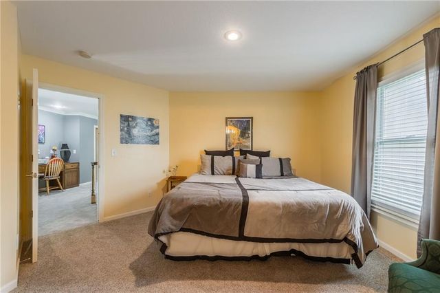 9623 N Crescent Court, Kansas City, MO 64157