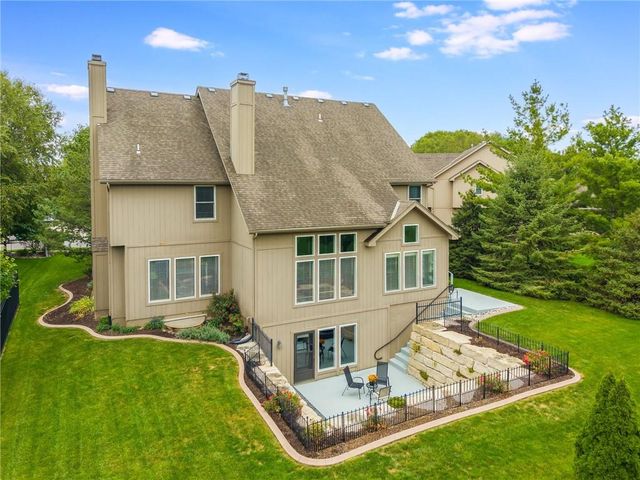 9623 N Crescent Court, Kansas City, MO 64157