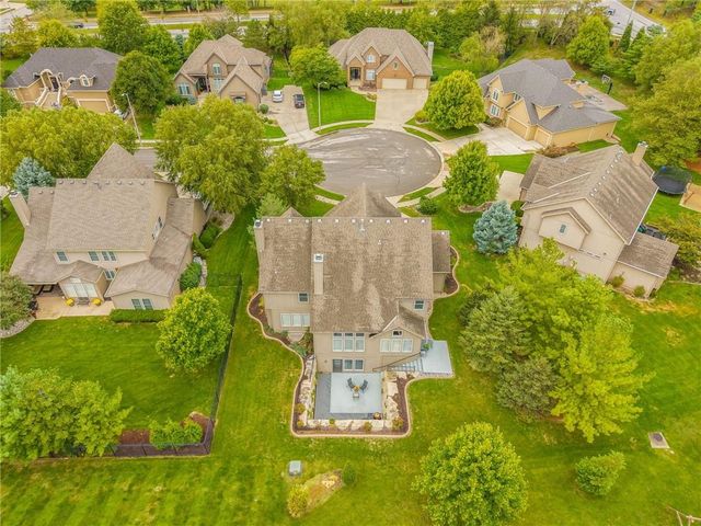 9623 N Crescent Court, Kansas City, MO 64157