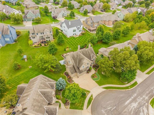 9623 N Crescent Court, Kansas City, MO 64157