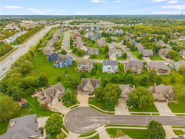 9623 N Crescent Court, Kansas City, MO 64157