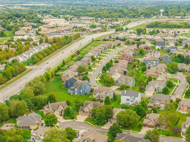 9623 N Crescent Court, Kansas City, MO 64157