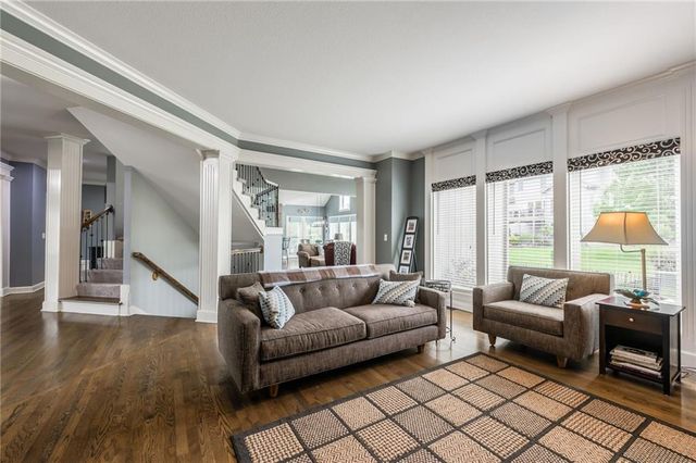 9623 N Crescent Court, Kansas City, MO 64157