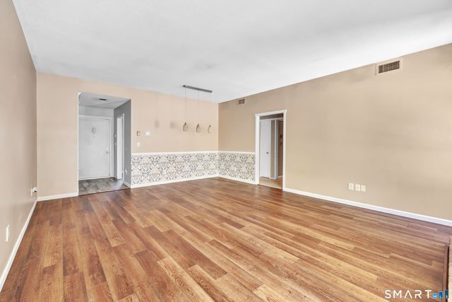 914 Heritage Village B, Southbury, CT 06488