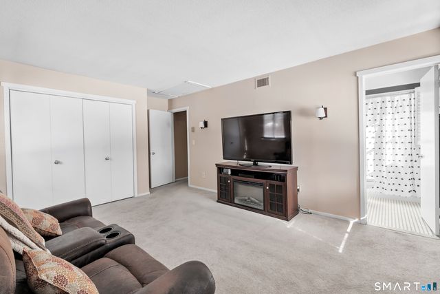 914 Heritage Village B, Southbury, CT 06488