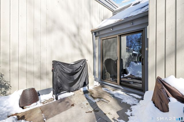 914 Heritage Village B, Southbury, CT 06488