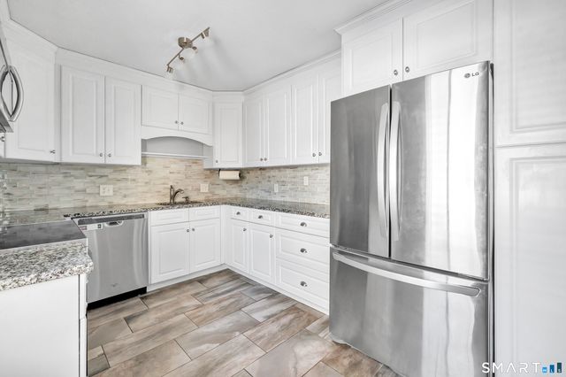 914 Heritage Village B, Southbury, CT 06488