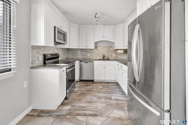 914 Heritage Village B, Southbury, CT 06488