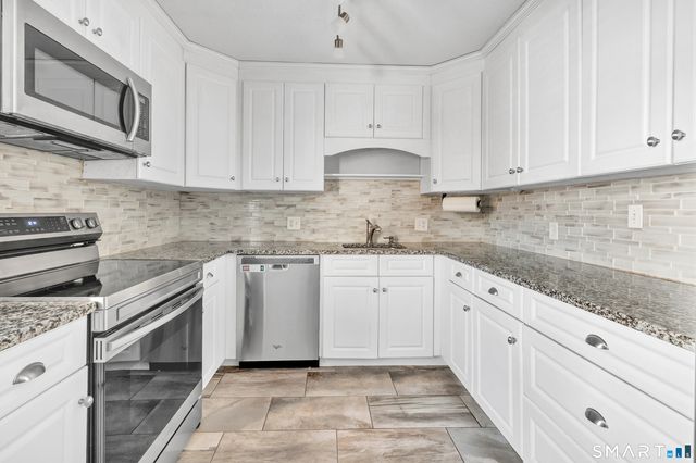 914 Heritage Village B, Southbury, CT 06488