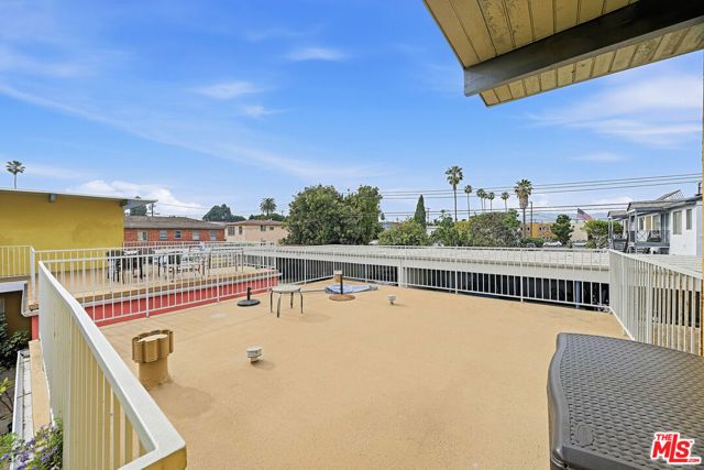 2329 Kansas Avenue 6, Santa Monica, CA 90404