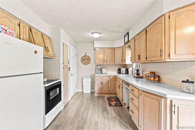 3202 Mcclure Avenue, Flint, MI 48506