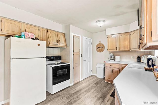 3202 Mcclure Avenue, Flint, MI 48506