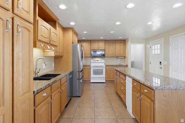 967 E TRITOMA AVE, White City, UT 84094