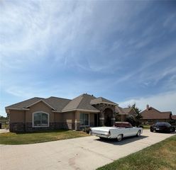 8999 Water Point Drive, Beach City, TX 77523