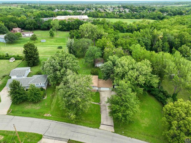 4038 SE Howard DR, Topeka, KS 66605